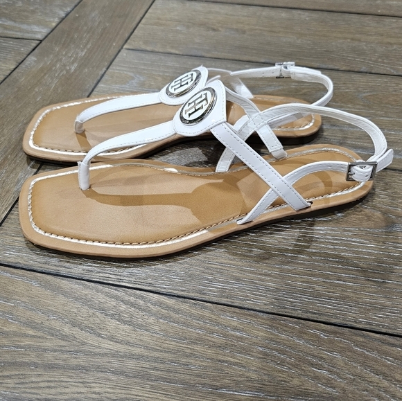 TOMMY HILFIGER Janae White Strappy Flat Sandals, Size 9 - Picture 2 of 8